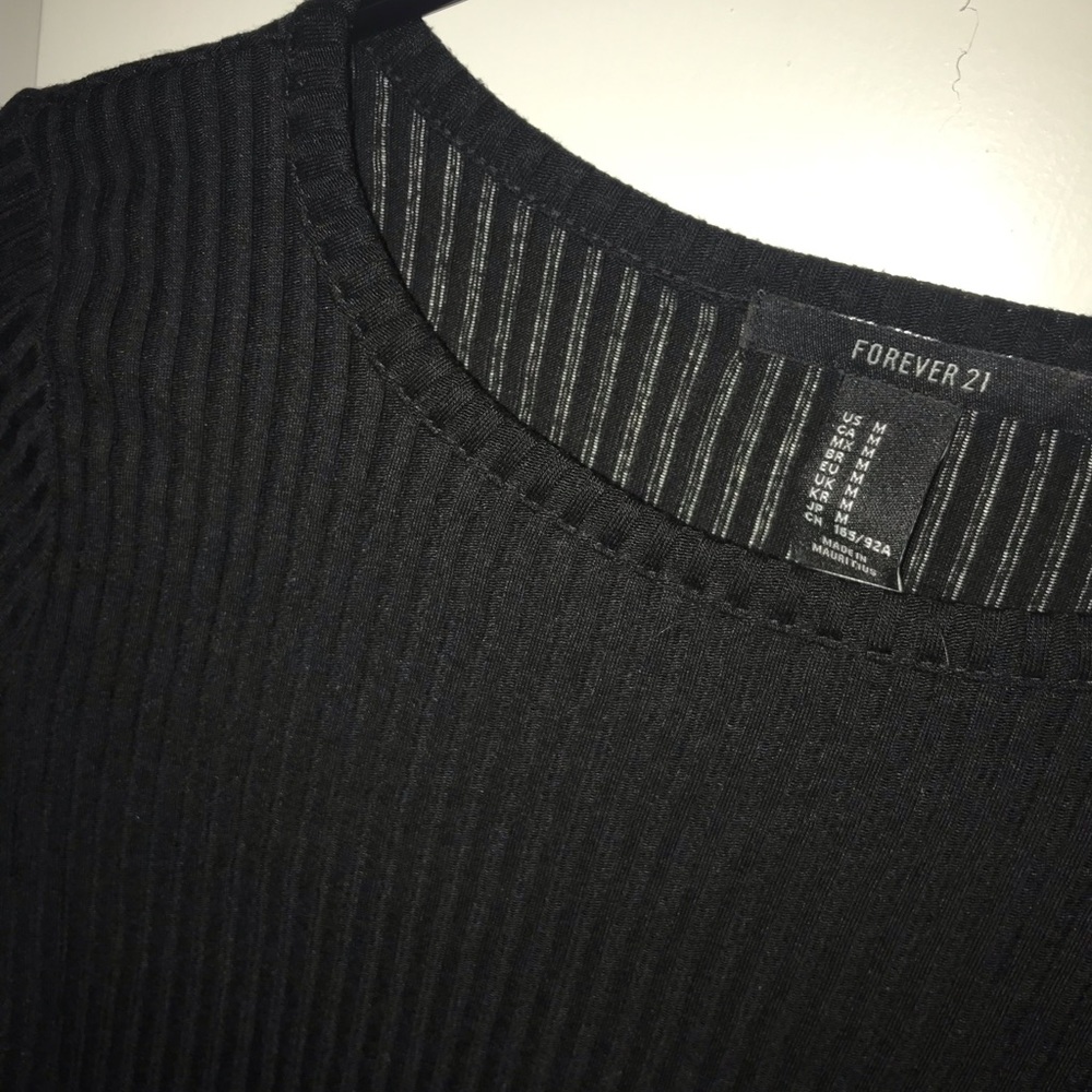 Black Ribbed Crop Top - Picture 2 of 3
